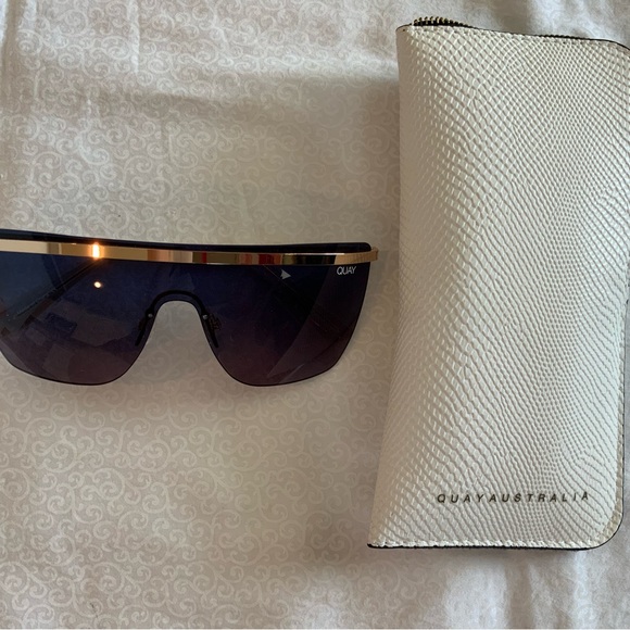 QUAY AUSTRALIA Sunglasses Lens Cat.3 Get Right 111 Case main image 2